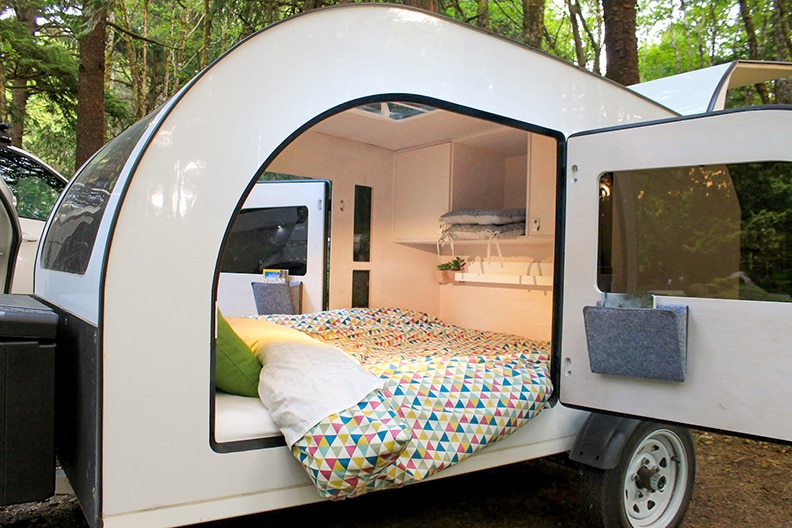 teardrop droplet trailer fits a queen size mattress | padstyle.com