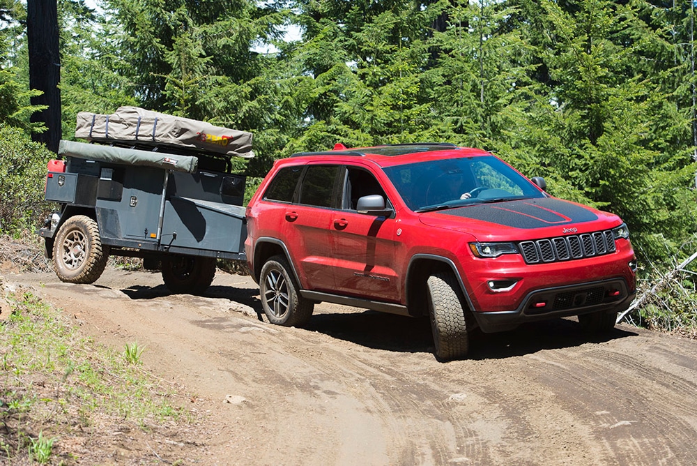 The Max Coupler swivel hitch allowed the Expedition to easily follow the off-road terrain, maintaining the Jeep Grand Cherokee Trailhawk’s ride, performance and handling.