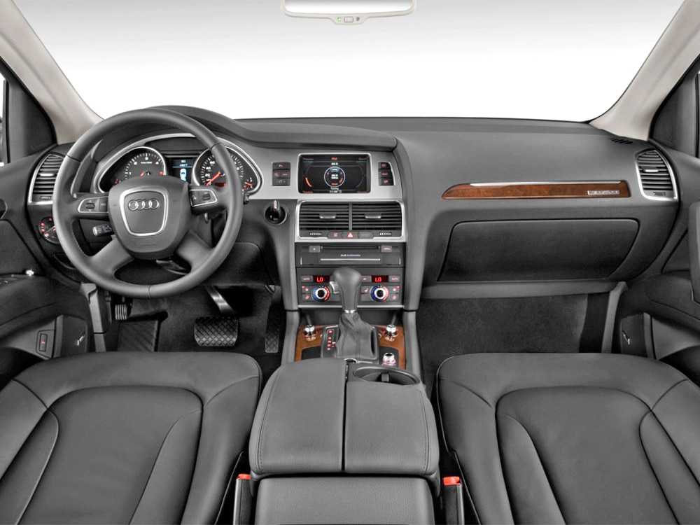 Towing in Style 2014 Audi Q7 SUV