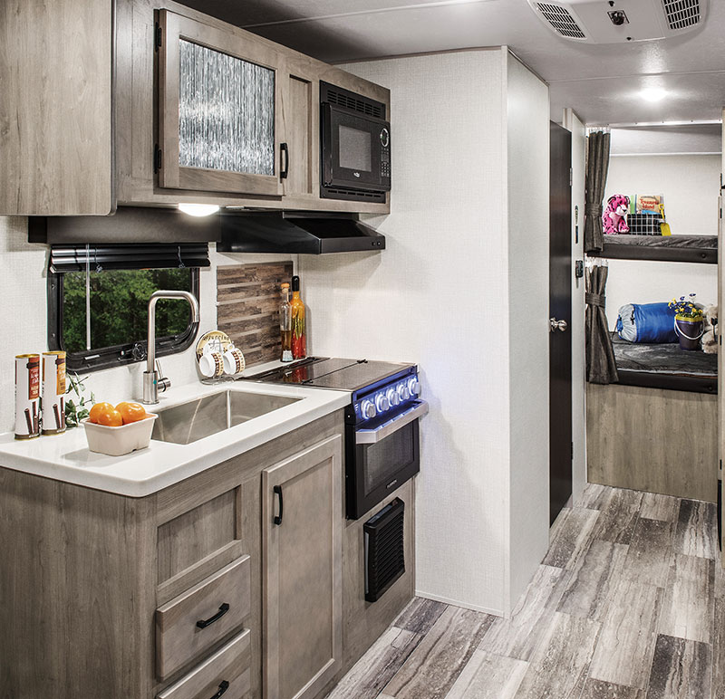 FamilyFriendly RV Venture Sonic X SN211VDBX