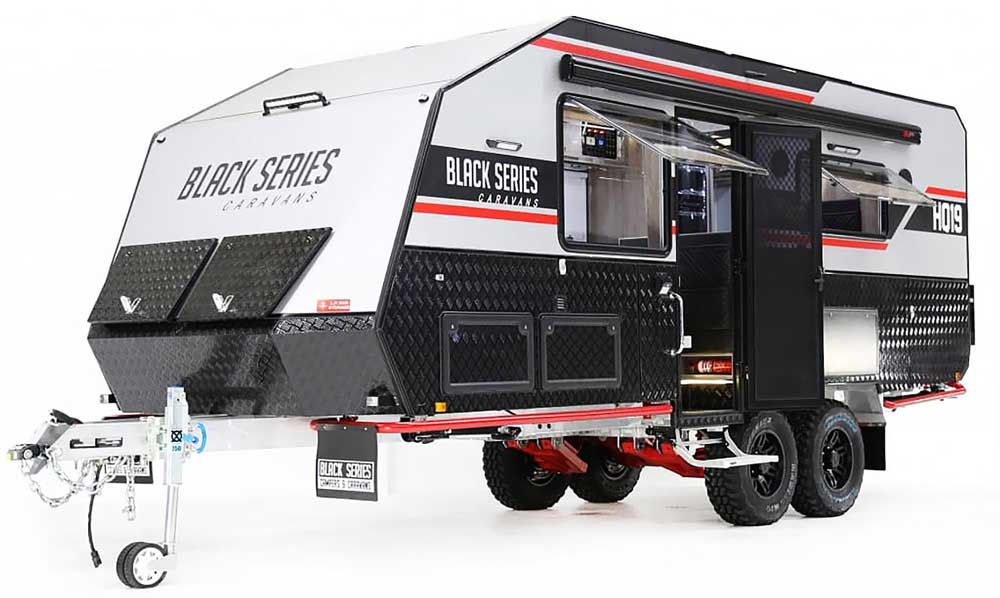 Black Series HQ19 Travel Trailer