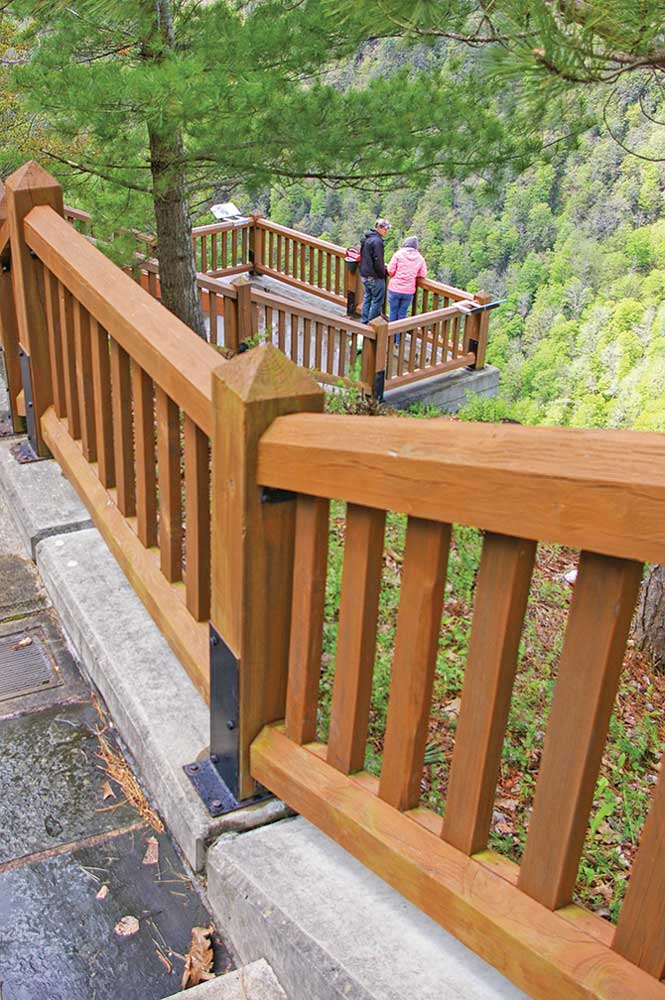 Leonard Harrison State Park has a well- developed viewing area, a small visitor center and a gift shop. 