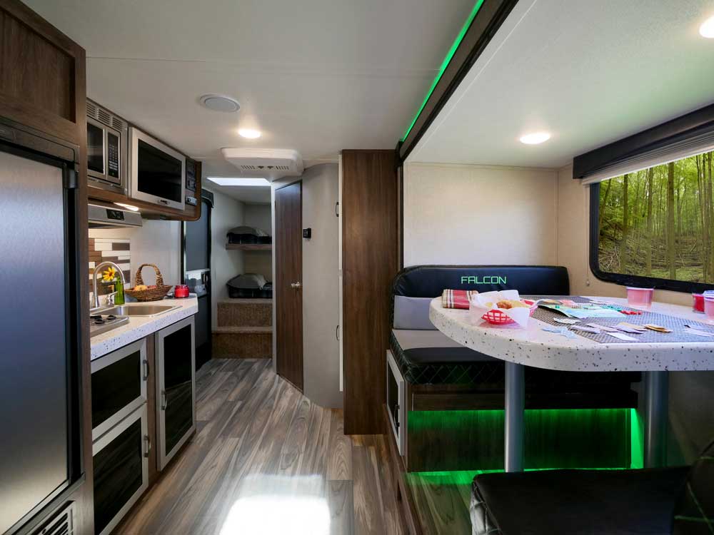 Beyond the flashy green accent lighting, the 27BHK doesn’t skimp on creature comforts.
