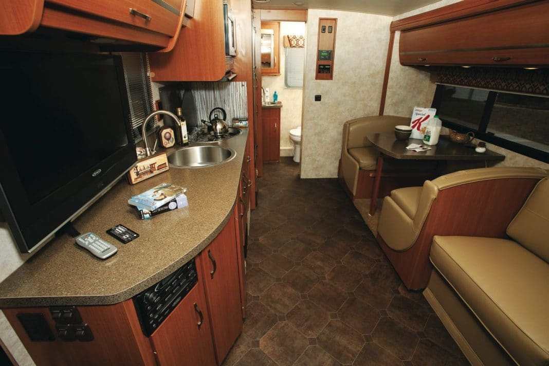Winnebago View 24M