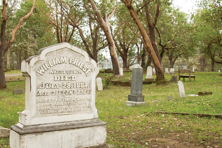 The Jacksonville Historic Cemetery provides a fascinating snapshot of the area’s past.