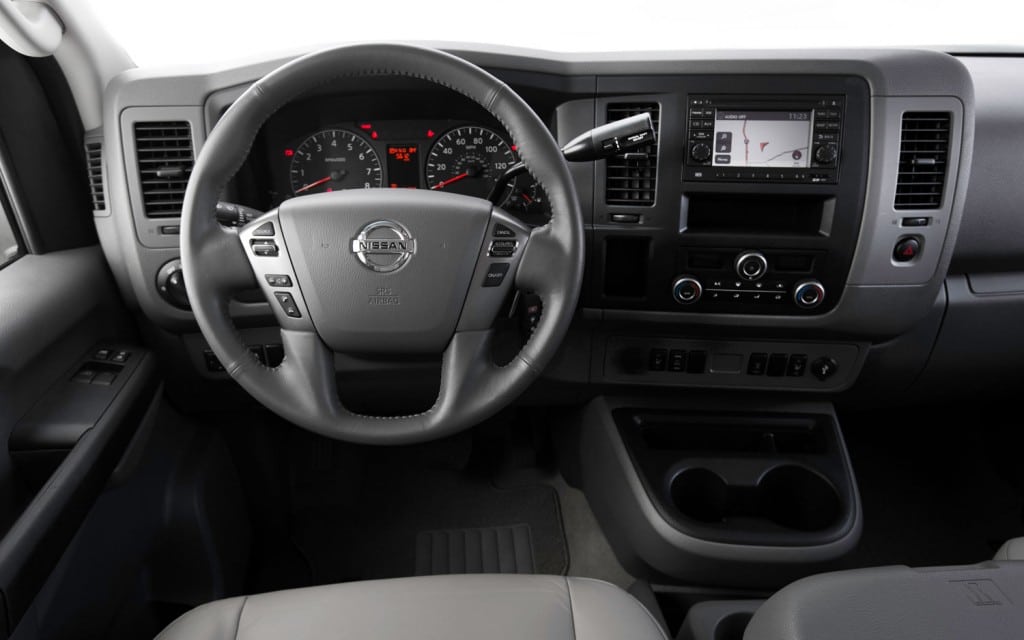 2013-nissan-nv-3500-passenger-van
