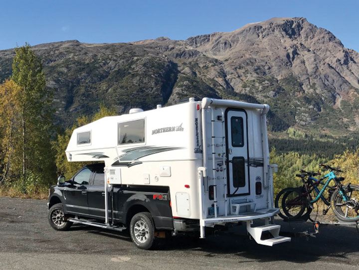 Northern Lite 8-11 EX Special Edition truck camper