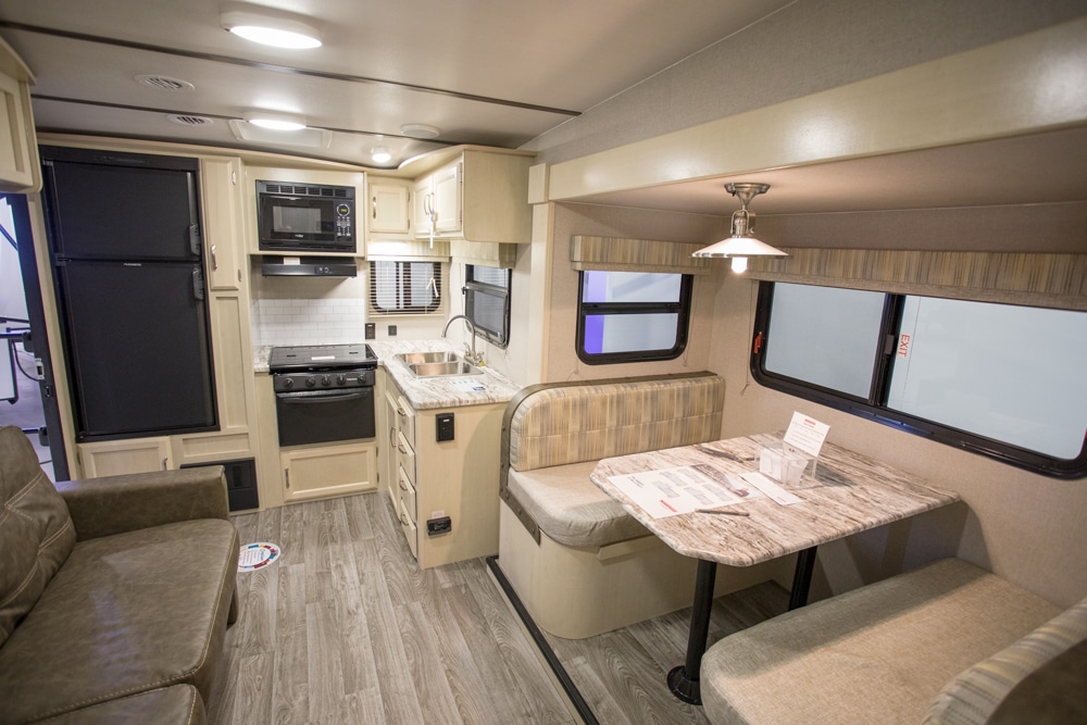 Winnebago-micro-minnie fifth wheel travel trailer