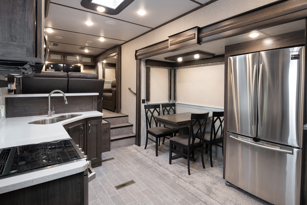 keystone-montana fifth wheel travel trailer