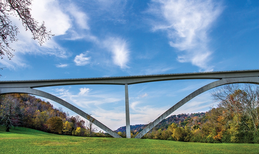 Double Arch Bridge is America’s first segmentally constructed concrete arch bridges.