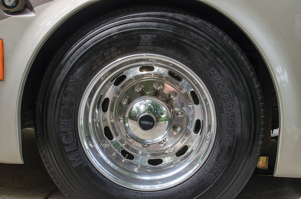 Clean RV tire 
