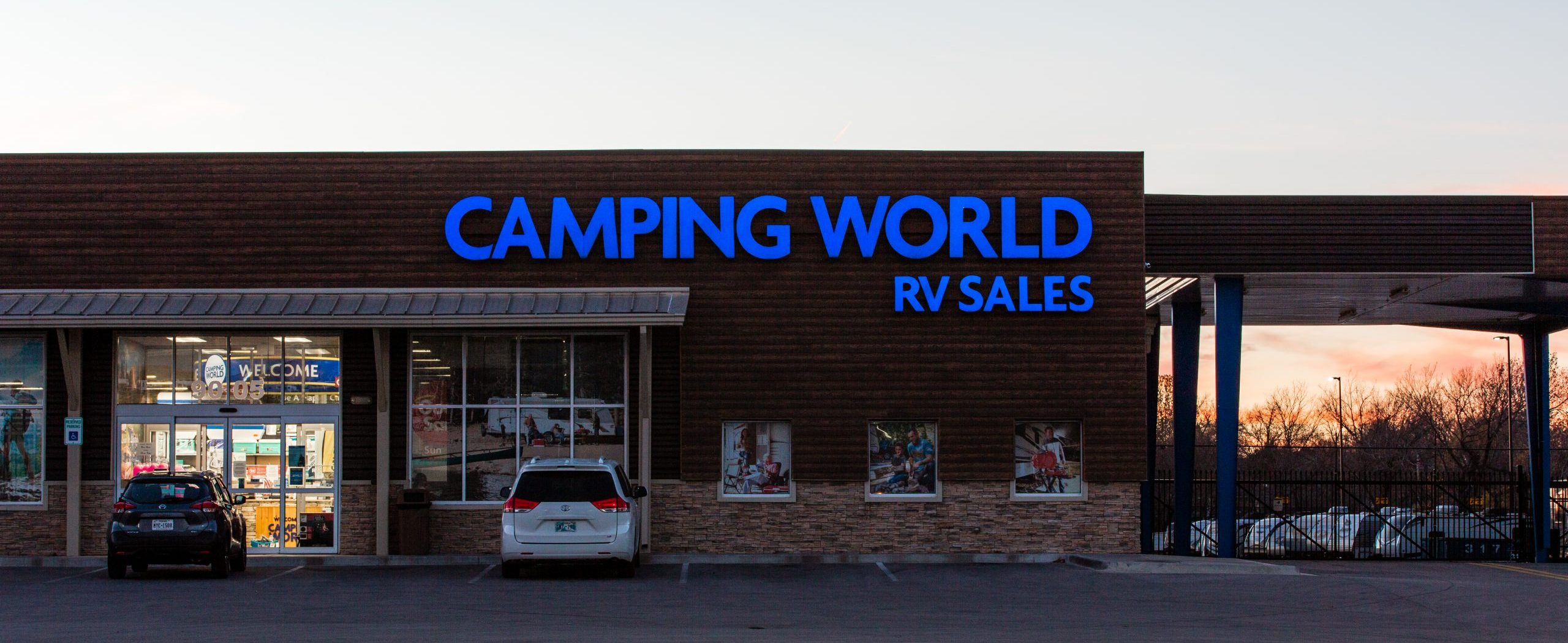 Camping World Opens New Oregon SuperCenter - RV.com