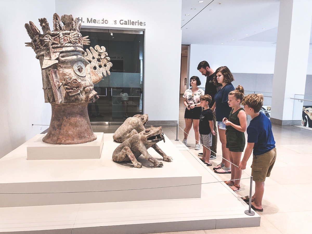 Roadschool learning in museums