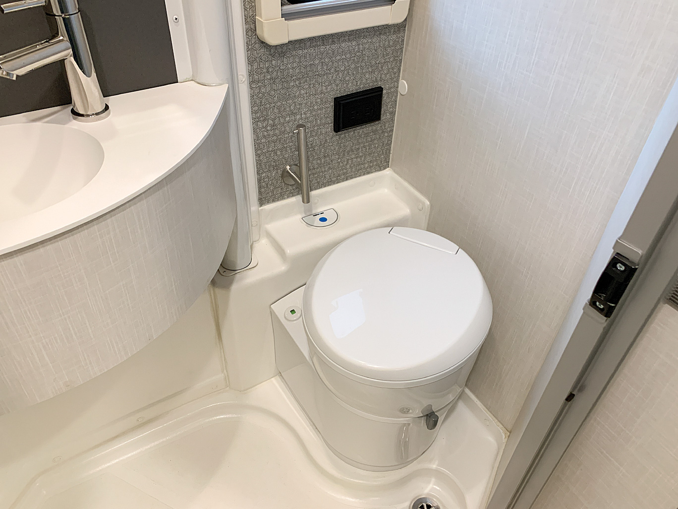 RV Cassette Toilet