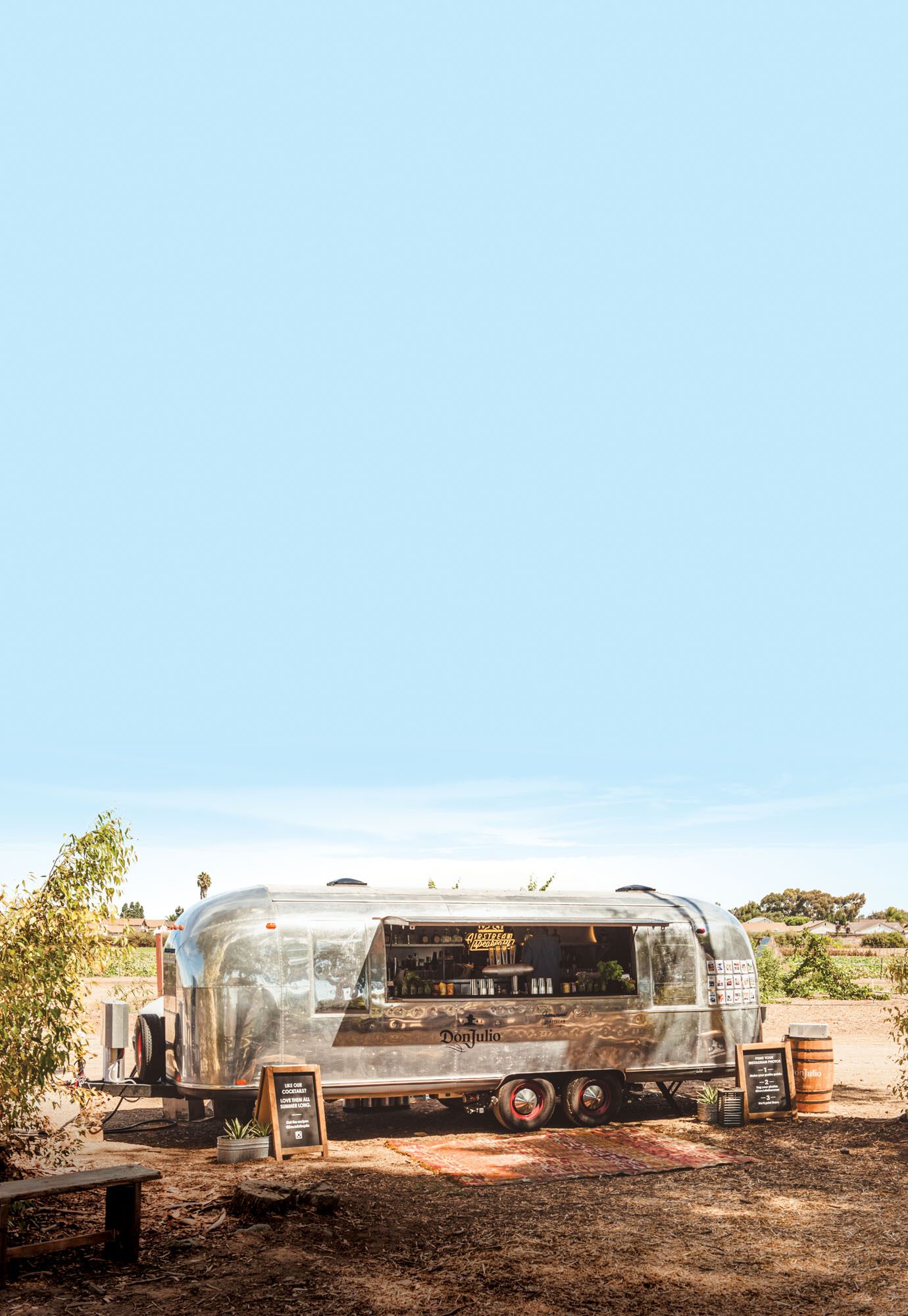 Road Soda cocktail Bar