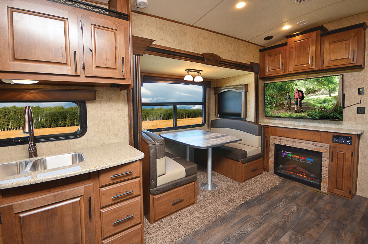 Dining RV fifth wheel