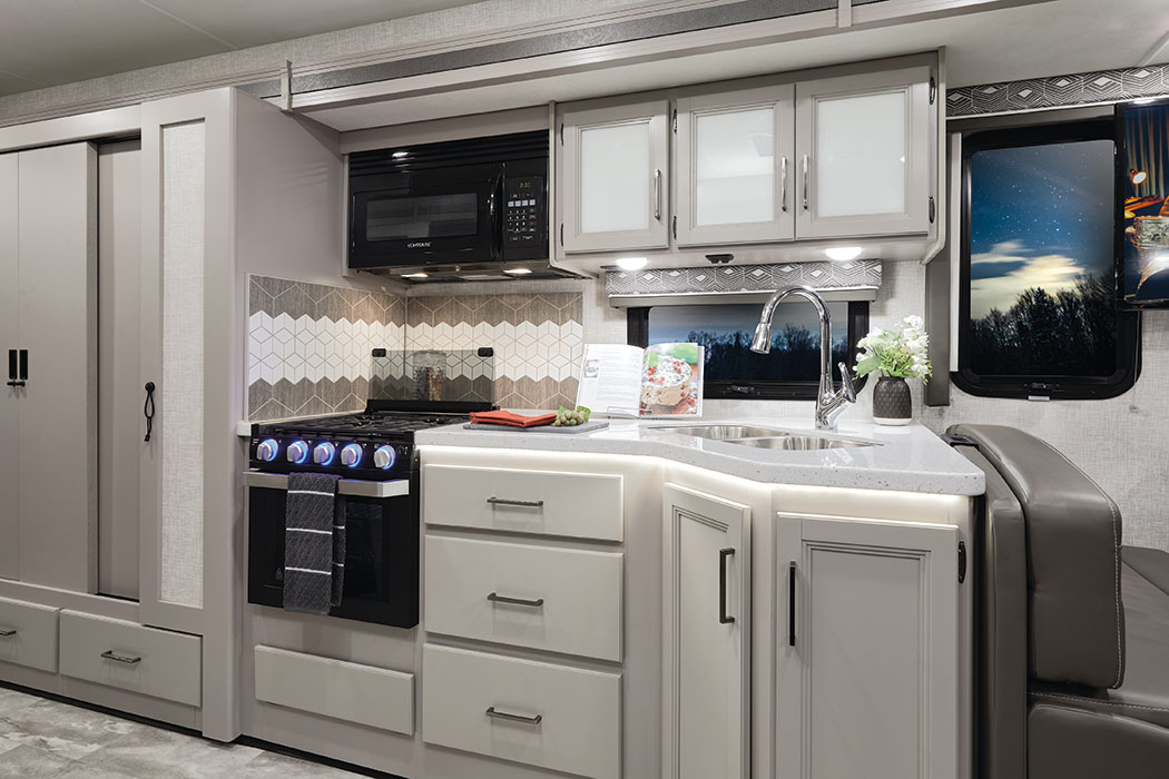 Class A Gasoline: Thor Windsport 34J