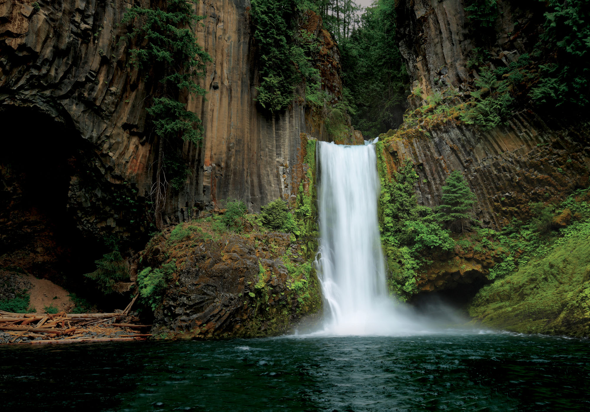 Toketee Falls, North Umpqua River, Oregon