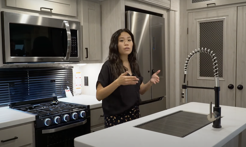 East to West Tandara 285RL Review