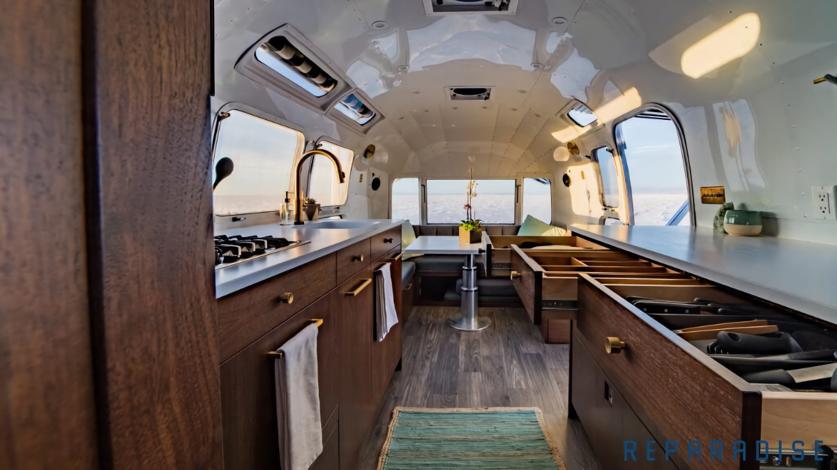 10 Amazing Airstream Renovation Companies