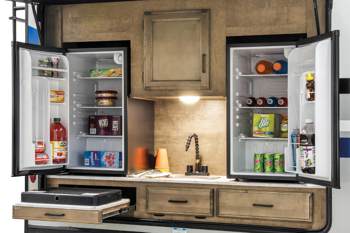 Dining Out RVs with Exterior Kitchens