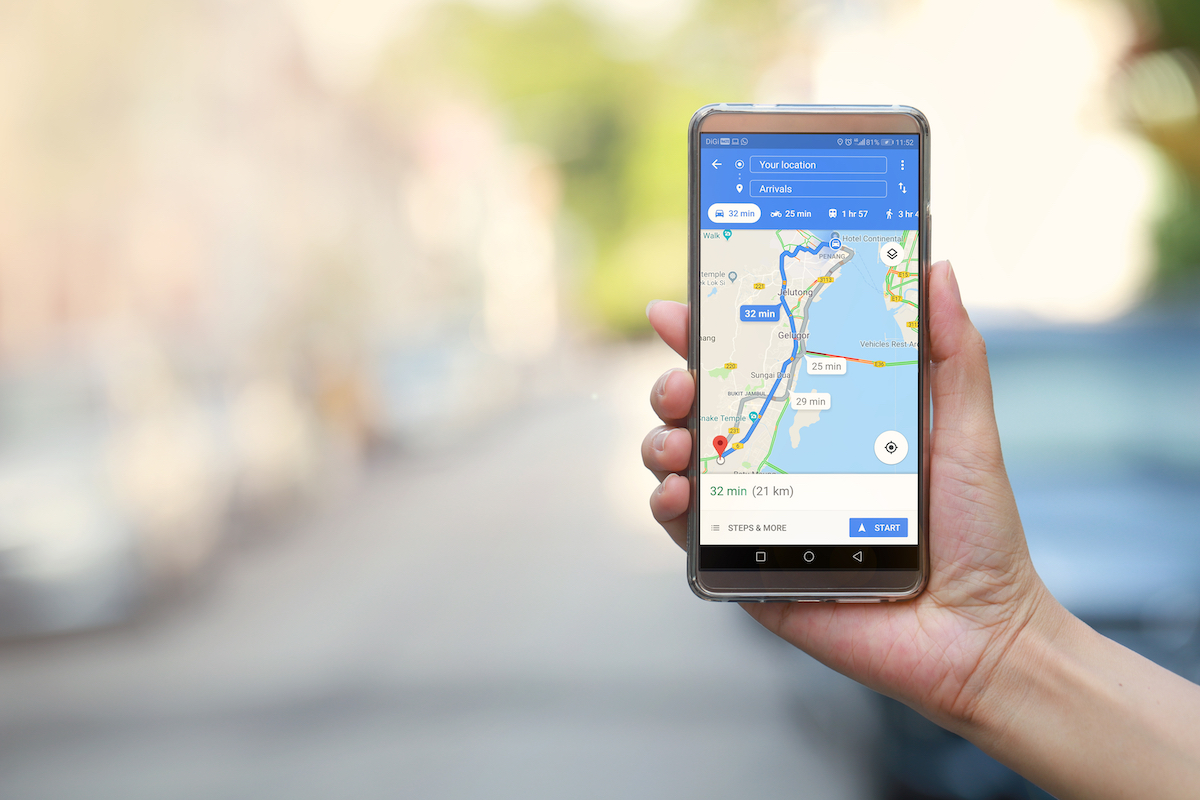 RV GPS vs. Smartphone Maps Which One Works Best?