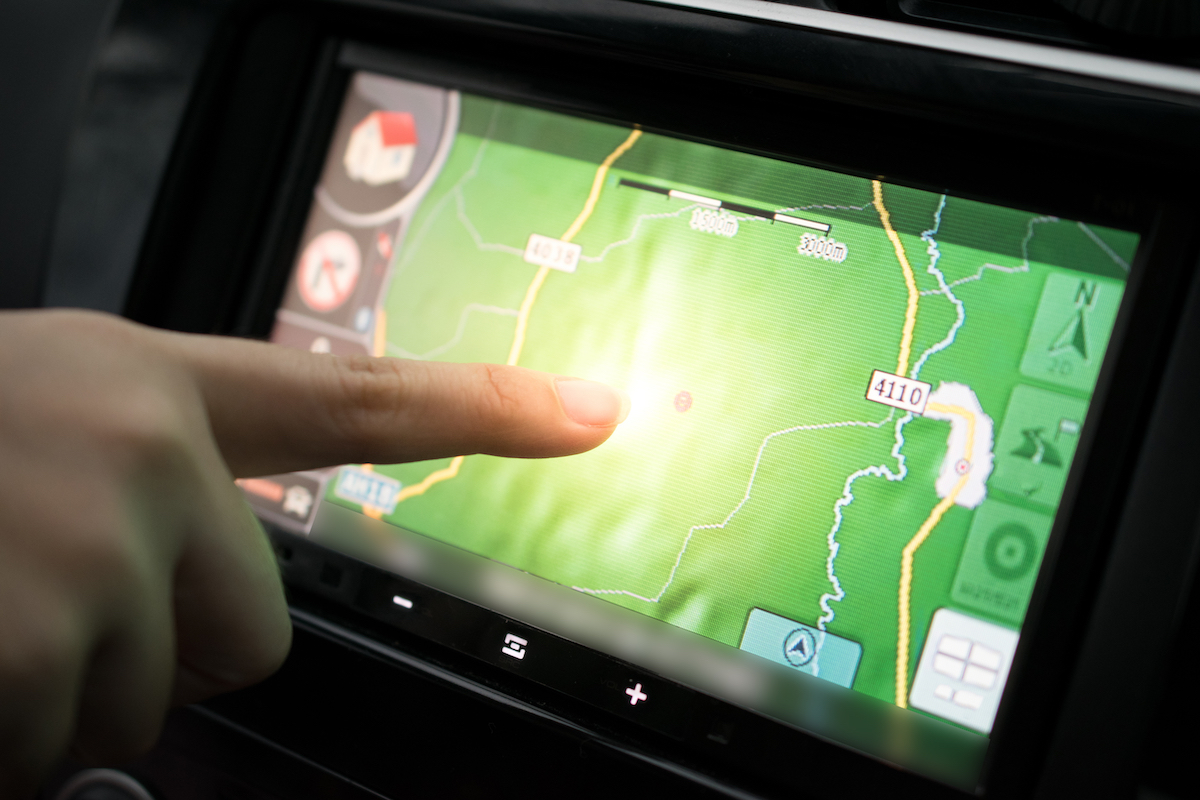 RV GPS vs. Smartphone Maps Which One Works Best?