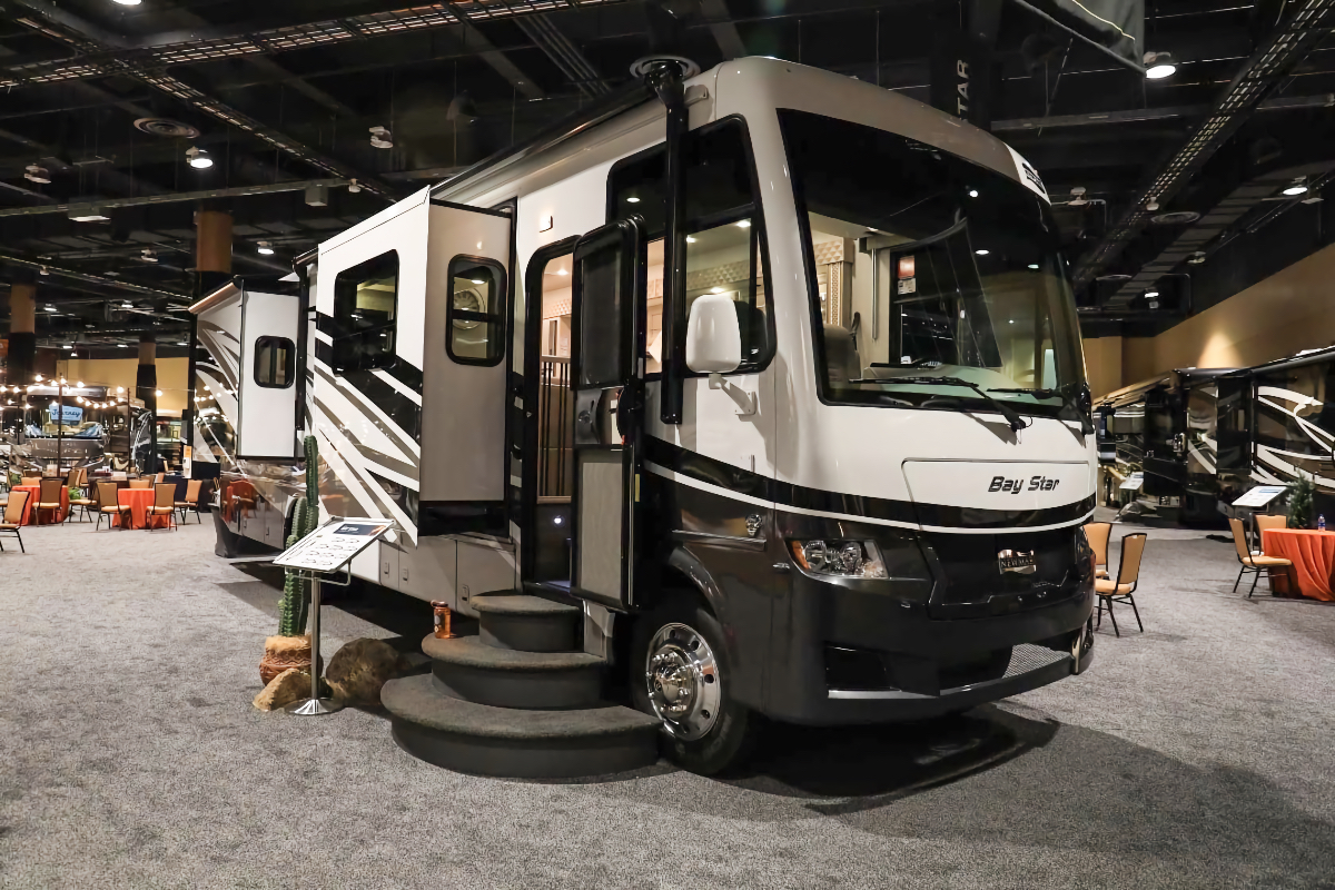 Newmar 2023 Baystar