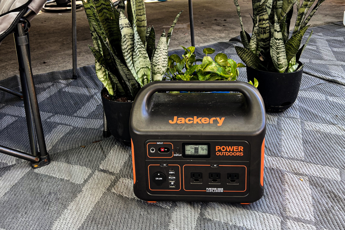 Gear Review Jackery Explorer 880 Portable Power Station