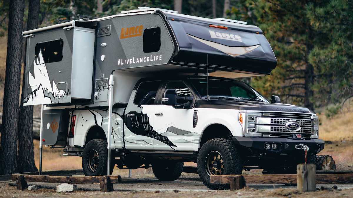 Lance 1172 truck camper