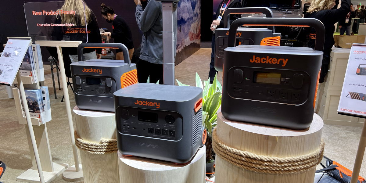 Jackery Solar Generator