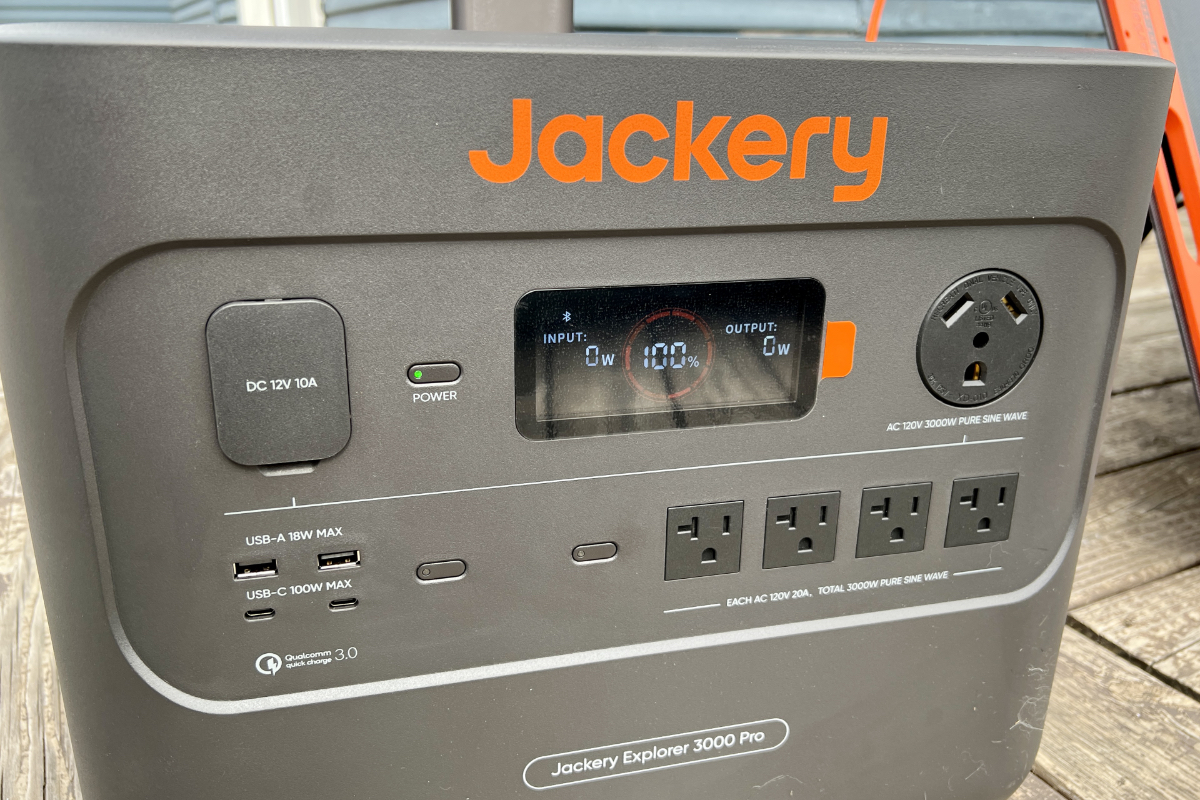 Jackery Explorer 3000 Pro Portable Power Station