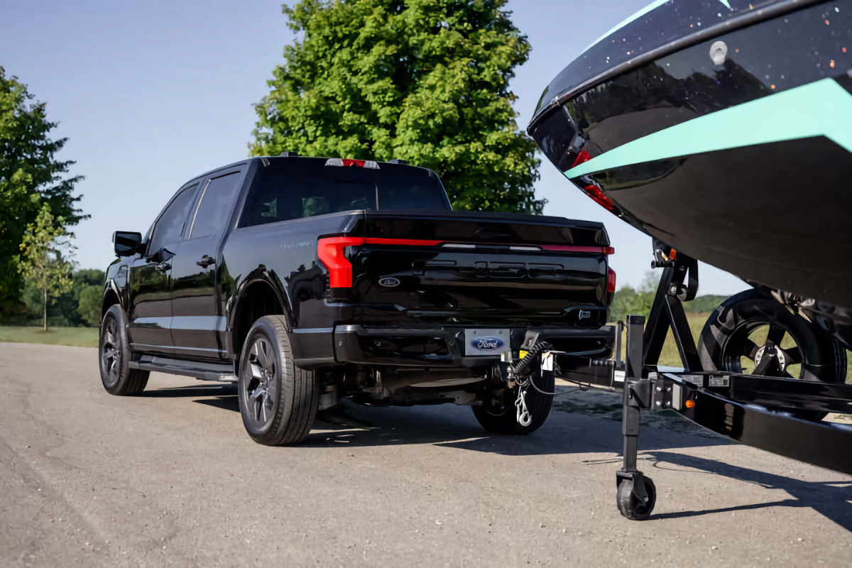 Ford Pro Trailer Hitch Assist