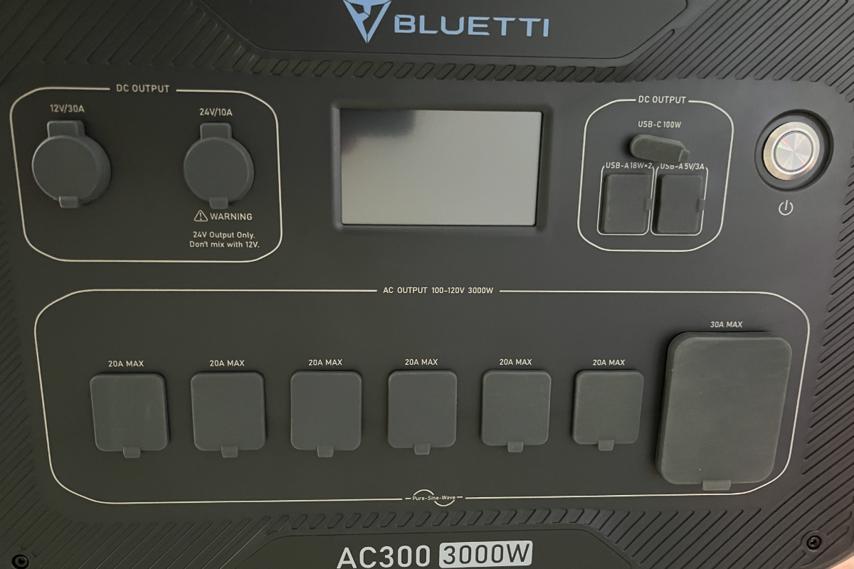 Bluetti AC300 + B300