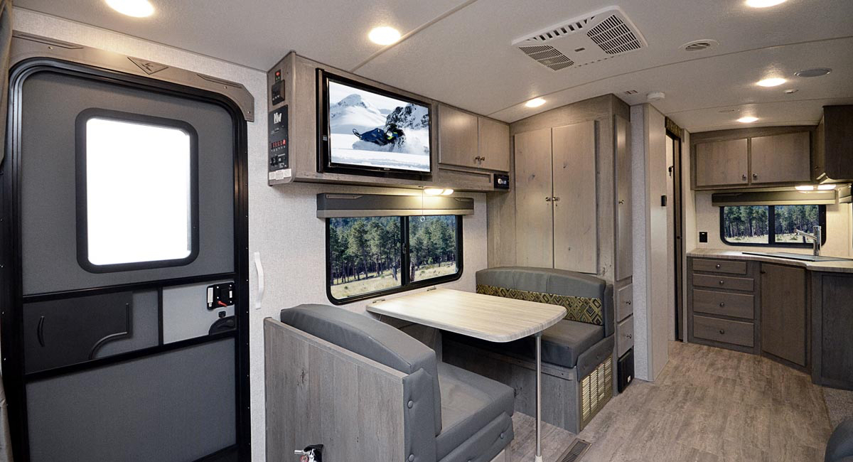 Video Take a Quick Tour of the Northwood Nash 23CK Travel Trailer