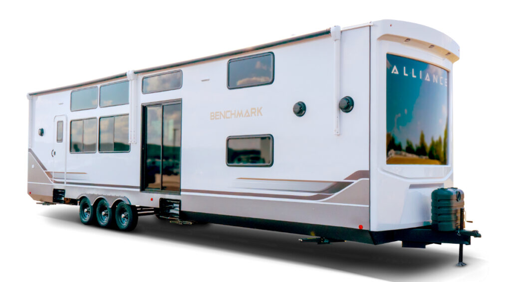 Best In Class Our Favorite RVs For 2025 RV Com Alliance Benchmark 1 Jan25 1024x566