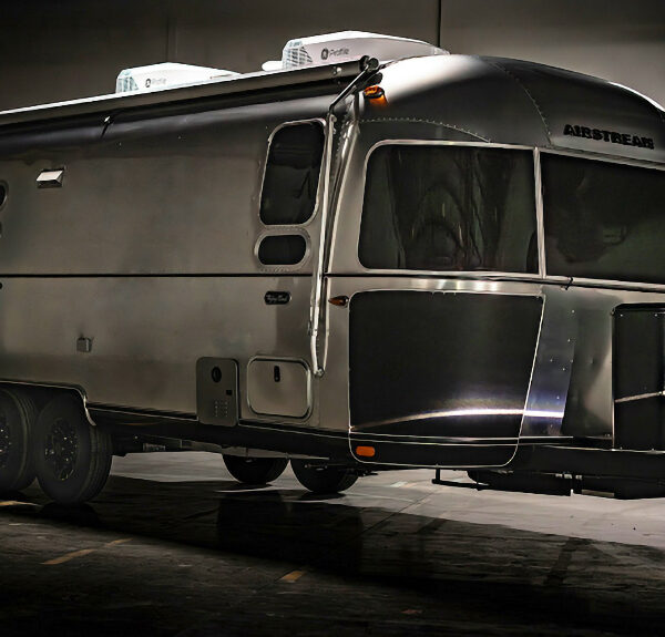 Airstream Flying Cloud Midnight Flamingo
