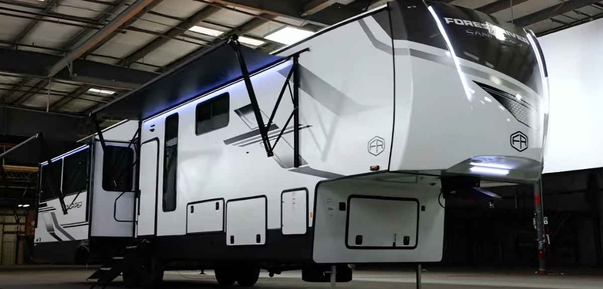 Forest River Sierra Sandpiper fifth-wheel