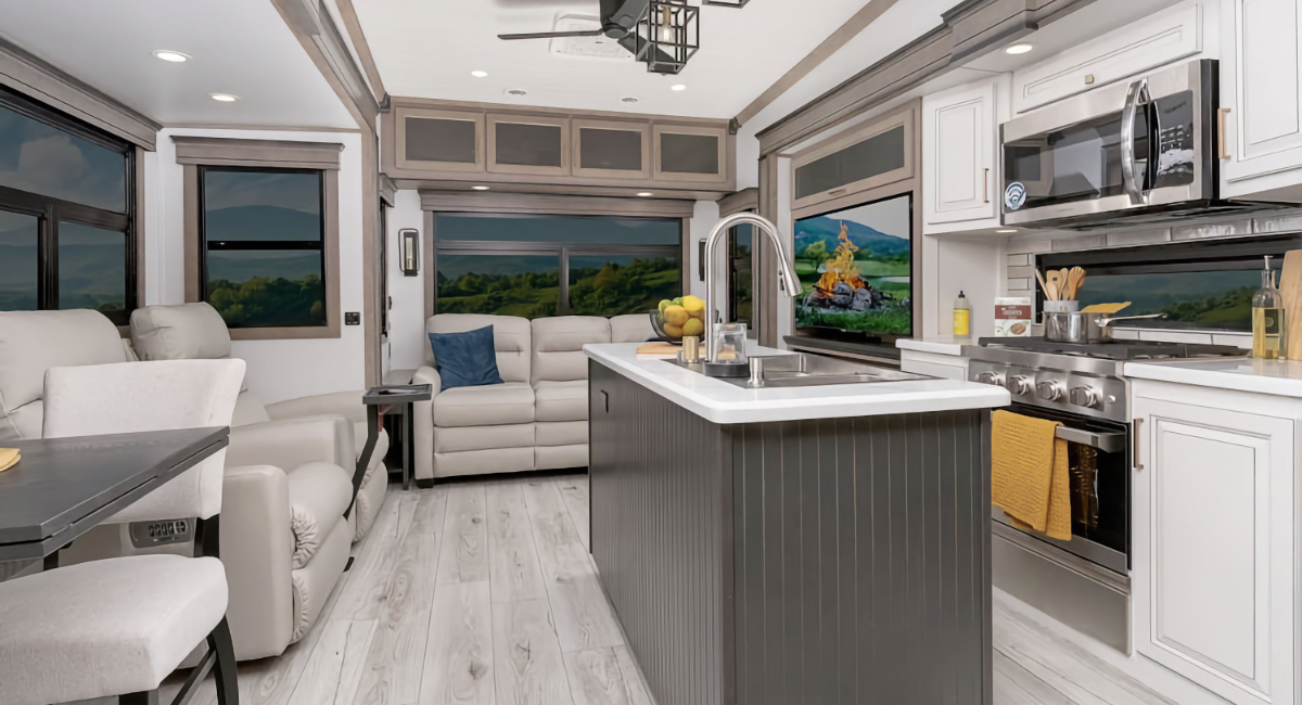 2025 Keystone Montana