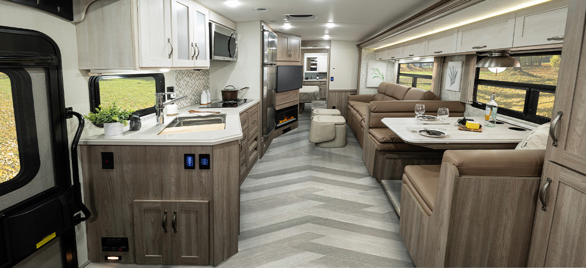Winnebago Adventurer 35F