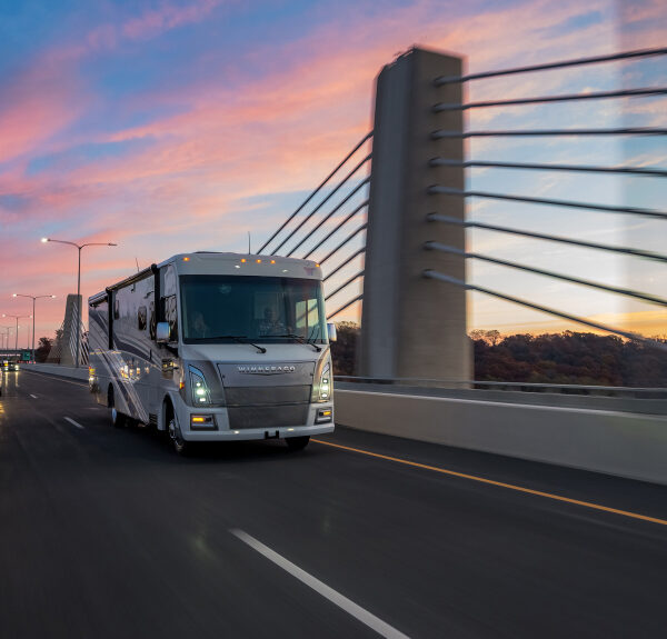 Winnebago Adventurer 35F