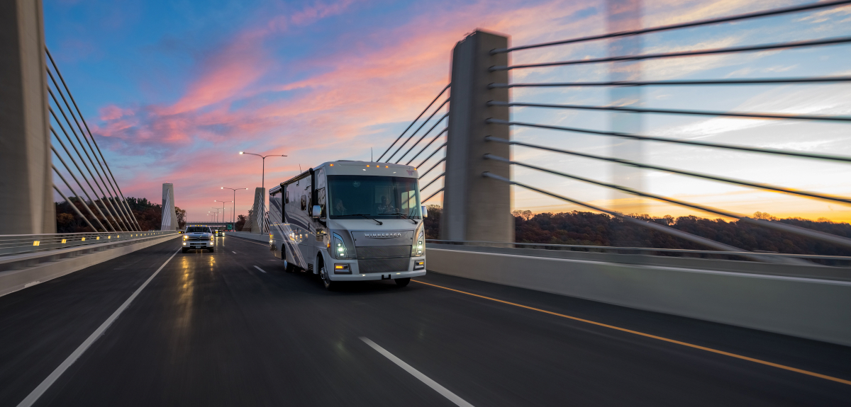 Winnebago Adventurer 35F