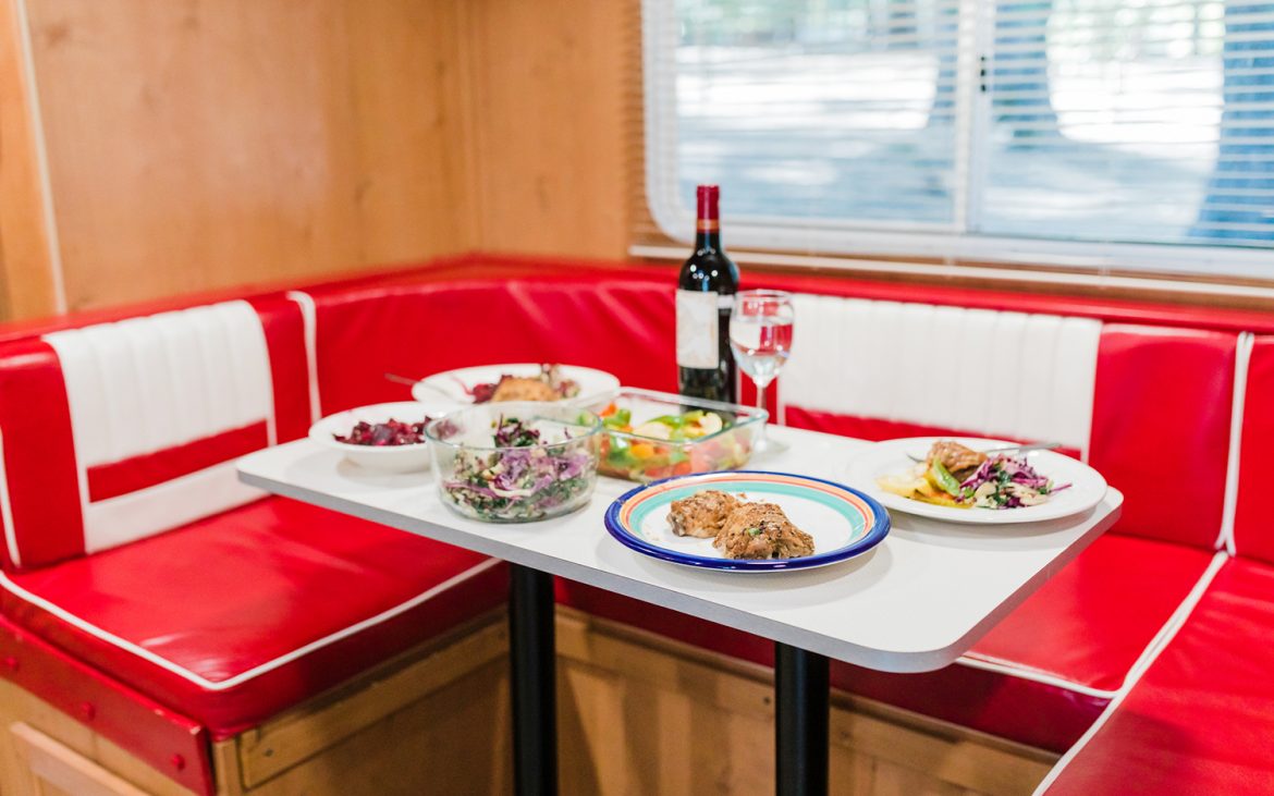 RV Thanksgiving table setting