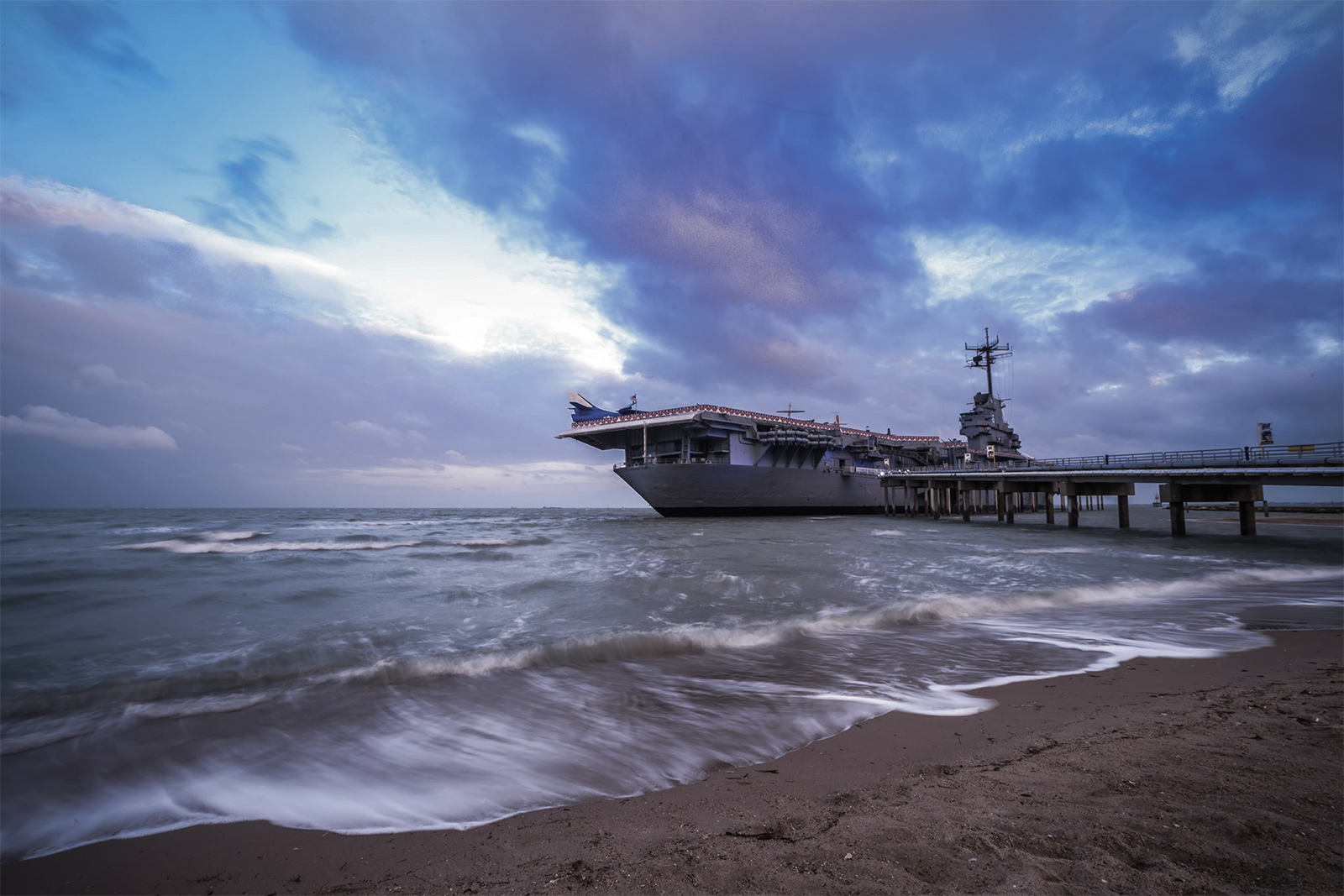 Scary ship USS Lexington