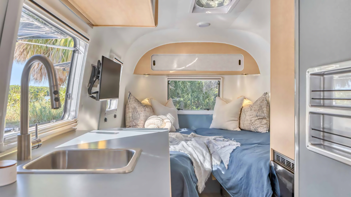 Airstream World Traveler