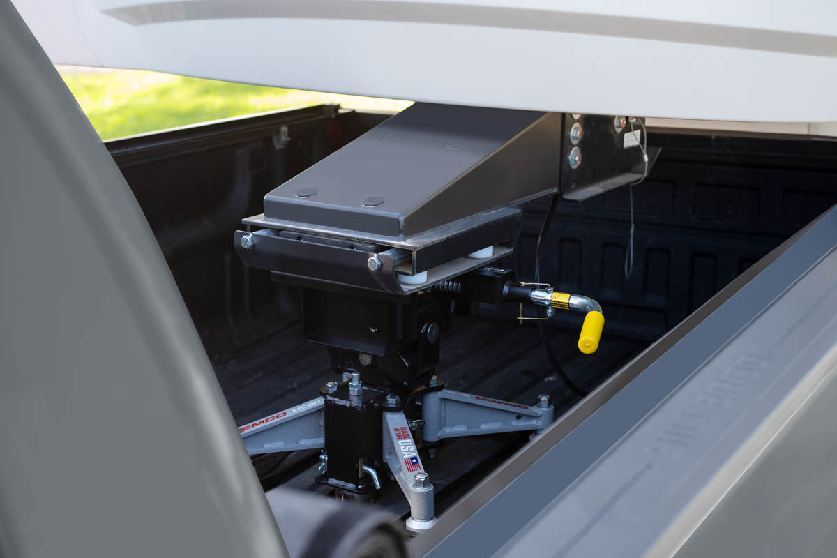 Demco Recon Stealth folding hitch