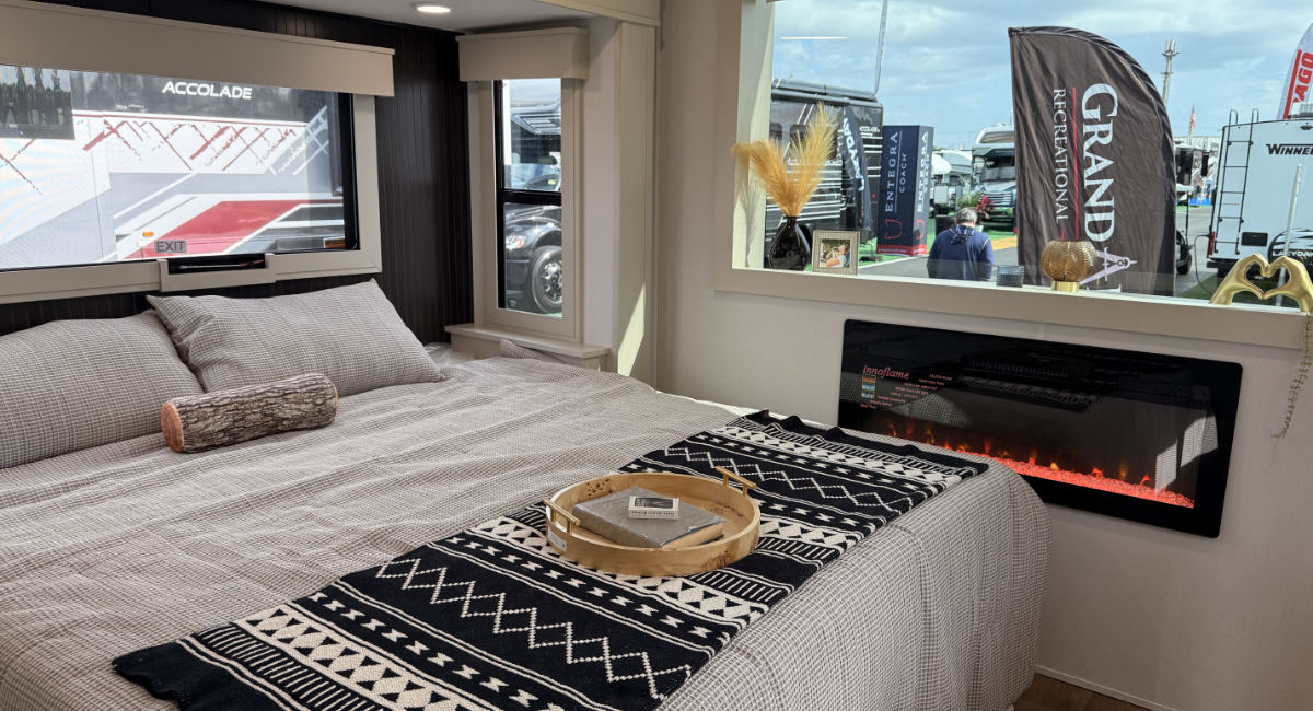 Grand Design Foundation 42GD