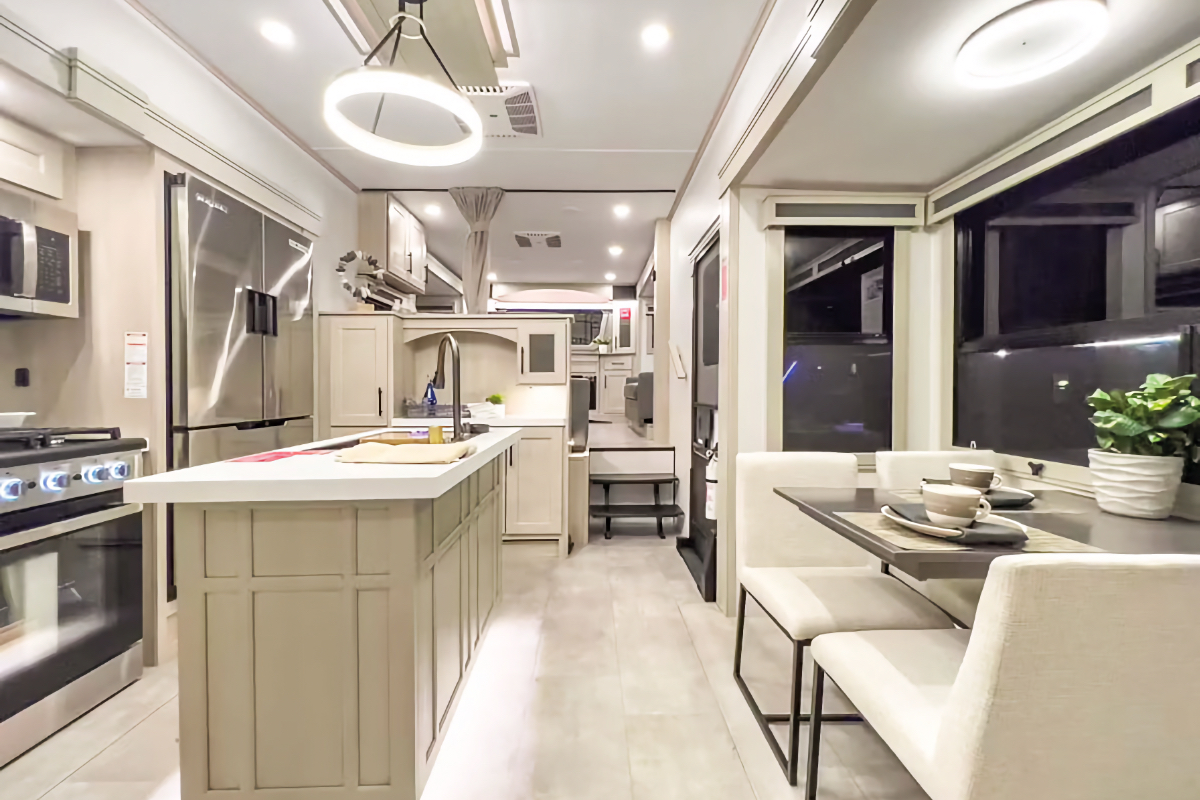 Grand Design Solitude 380FL