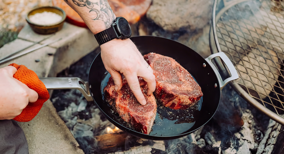Yeti steel frying pan