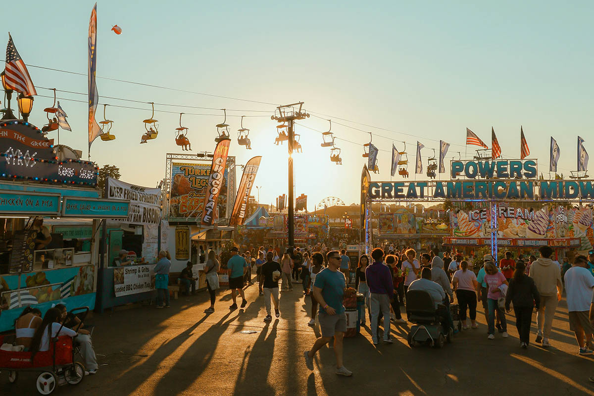 Crowds at the Midway